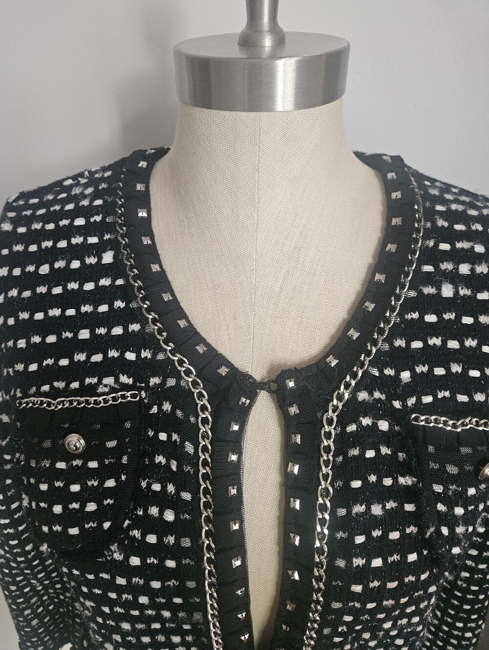 WHITE HOUSE BLACK MARKET Tweed Chain-Trim Cardigan Jacket Black & White | SZ M - Picture 9 of 13
